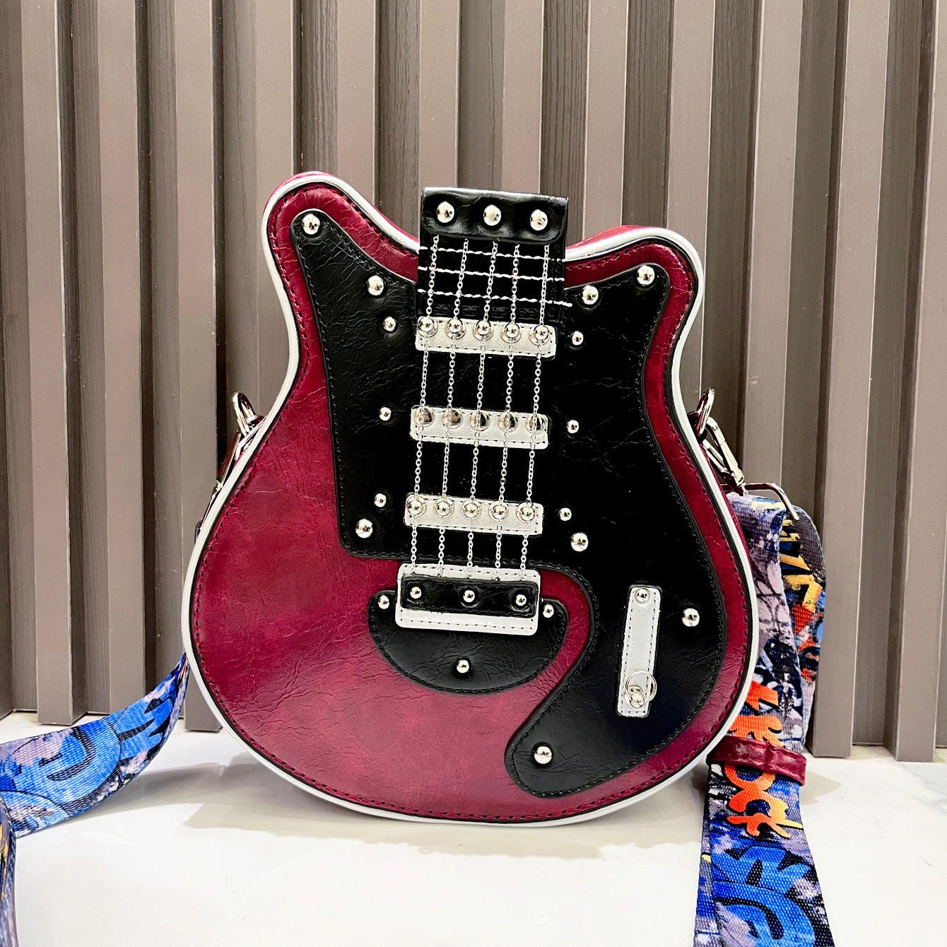 Gitar Şekilli Çanta (Kolye Hediyeli)